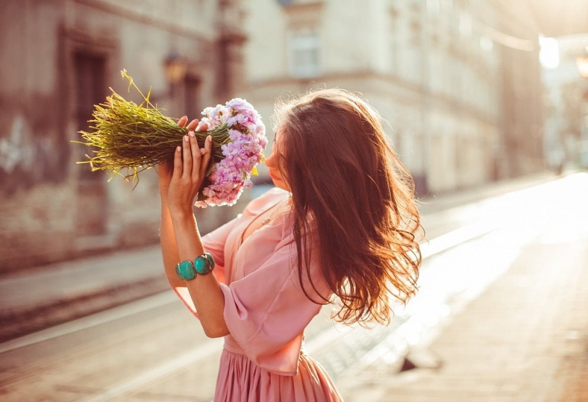 Xuyên Sách: Đổi Một Chữ, Nát Một Đời