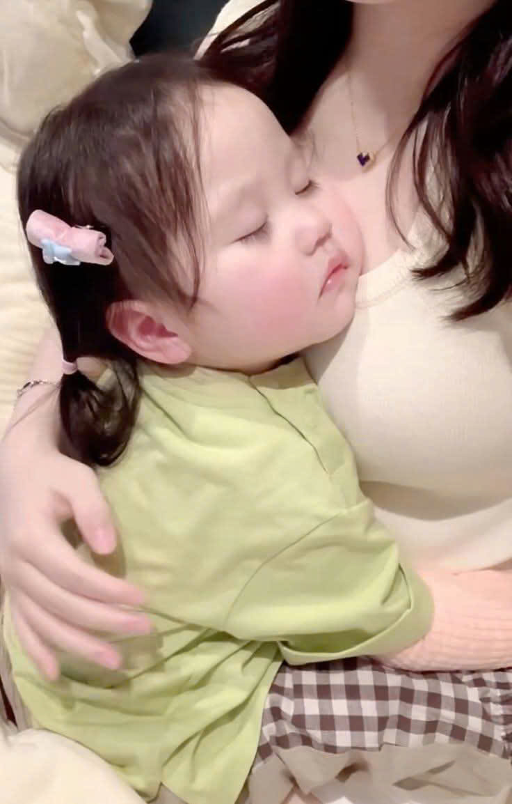 Đóa Hoa Kiêu Ngạo Của Ngài Lục