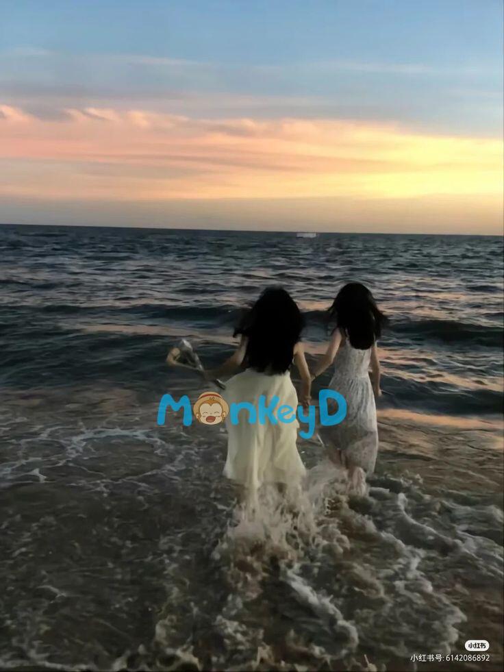 Tôi và bạn thân đều là nữ phụ độc ác