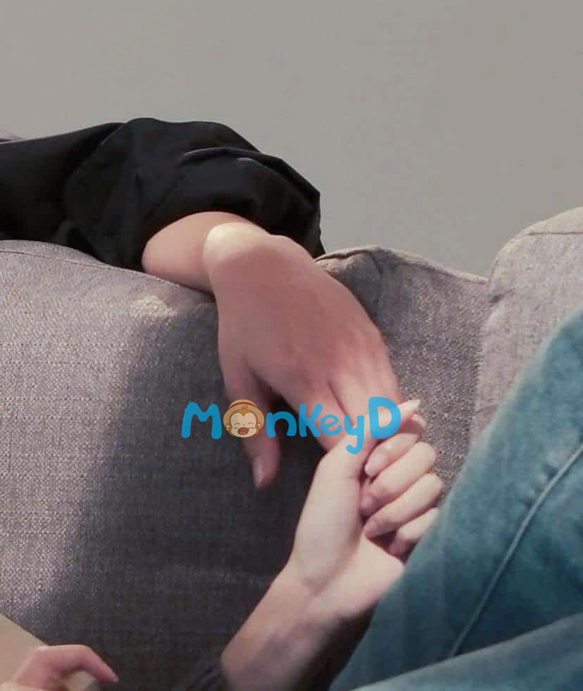 Bạn Trai Cũ Trở Thành Nhà Cung Cấp Trai Đẹp Của Tôi