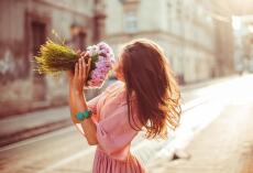 Xuyên Sách: Đổi Một Chữ, Nát Một Đời