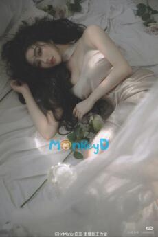 Hạng đàn bà đó cũng đòi lên ngôi? Trọng sinh rồi, tôi cho cô ta hết đường ngoi lên