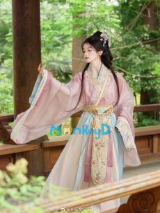 THÁI TỬ DỤ HOẶC